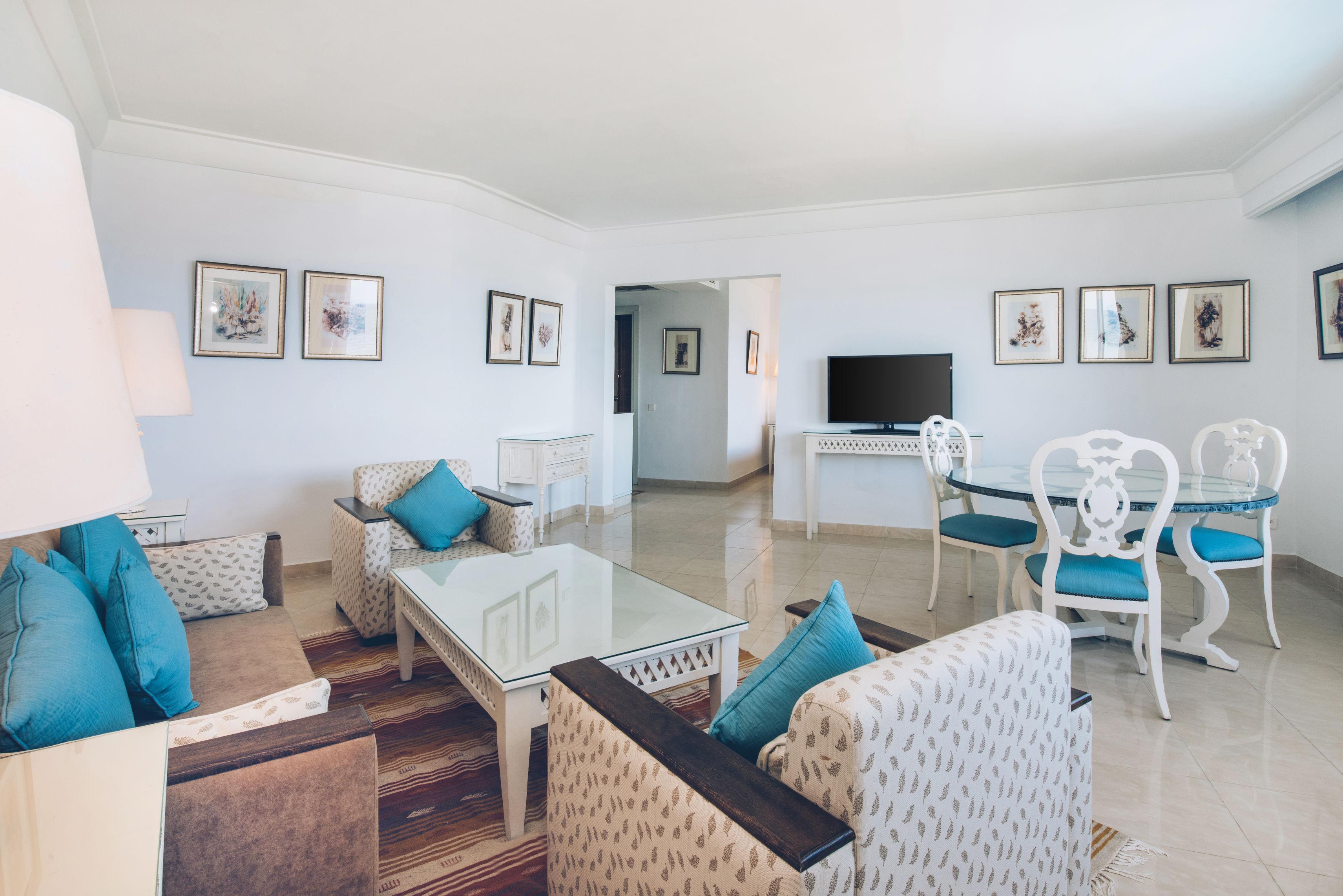 埃尔曼苏尔伊贝罗斯塔选择皇家酒店 马赫迪耶 外观 照片 A living room at the resort